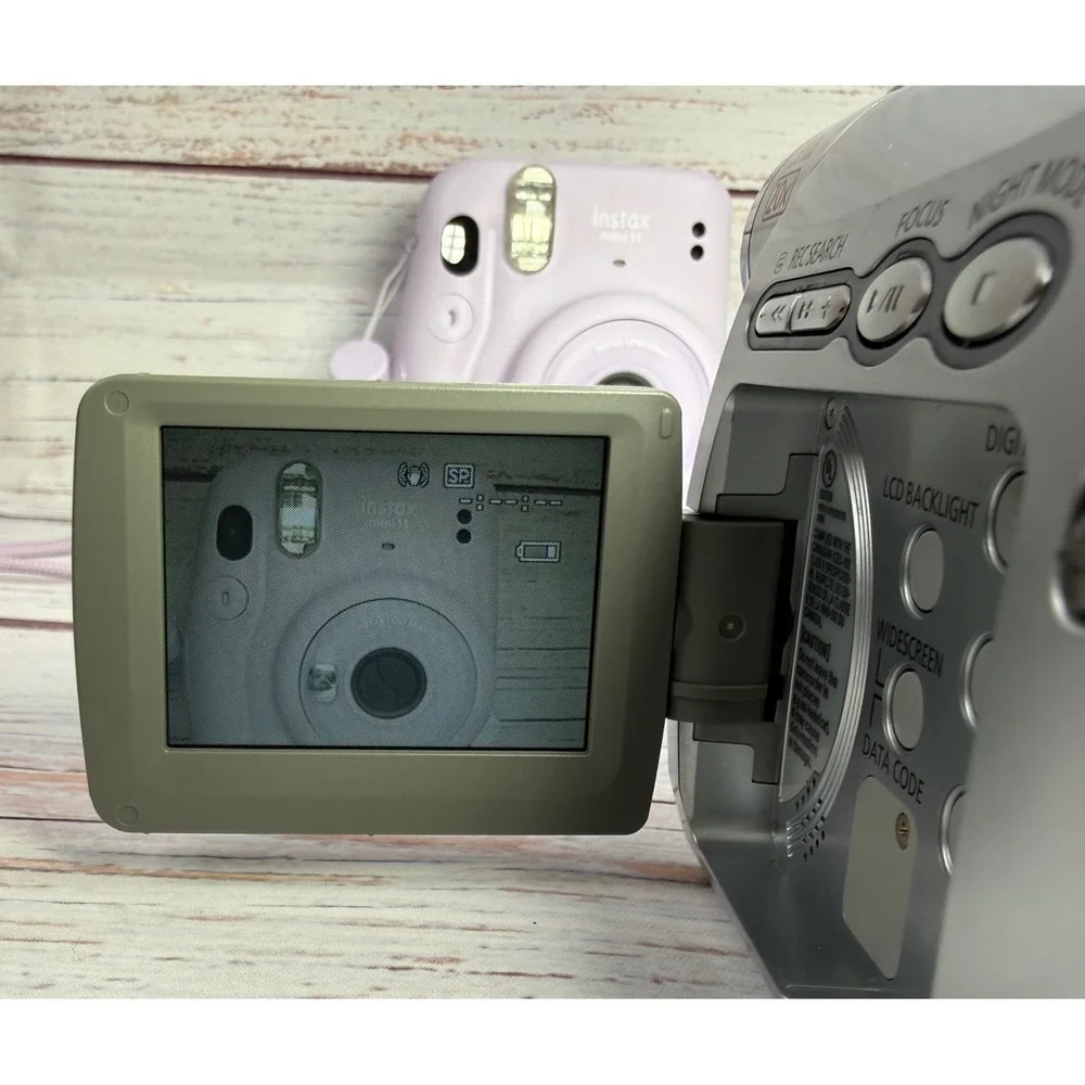 Canon ZR100 MiniDV Digital Video Camcorder Silver 20x Optical Zoom NTSC Handheld